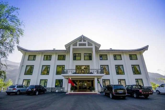 Shennongjia Xiangxiyuan Hotel - Image 1