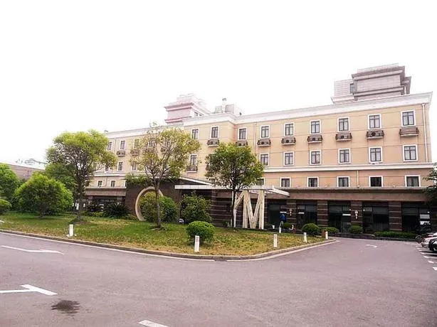 Imagine Garden Airport Hotel Hongqiao - Image 1