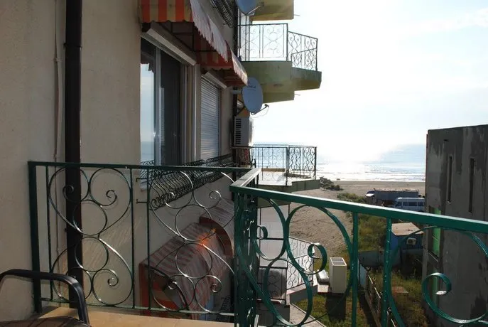 Beach Apartments - Image 1