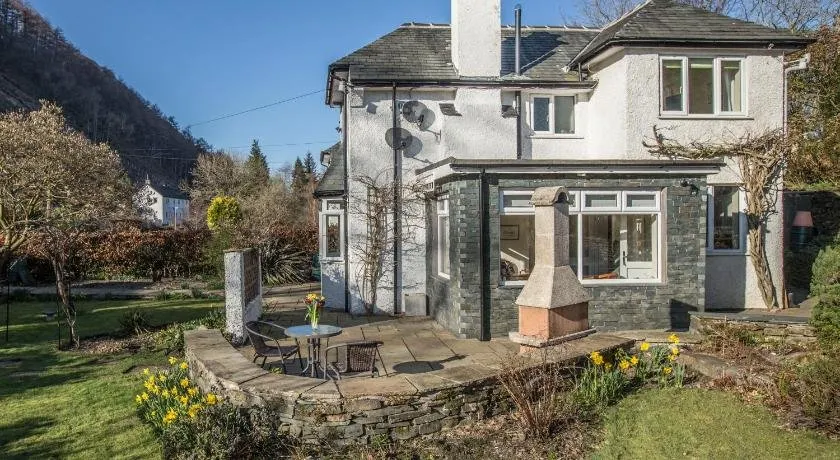 Jenkin Lodge - Image 1
