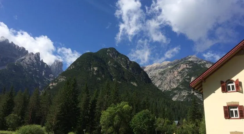 Immerso nelle dolomiti fra Dobbiaco e Cortina - Image 1