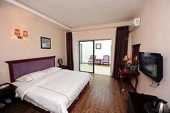 Blue Sea Immortal Hotel - Image 1