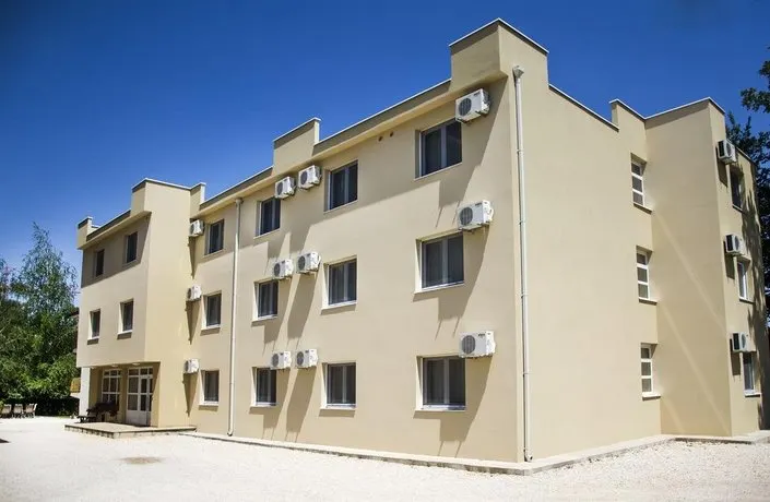Hotel Ambassador - Image 1