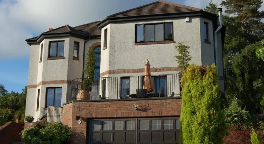 GLAMIS HOUSE - Image 1