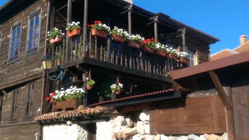 Alex Guest House Nesebar - Image 1