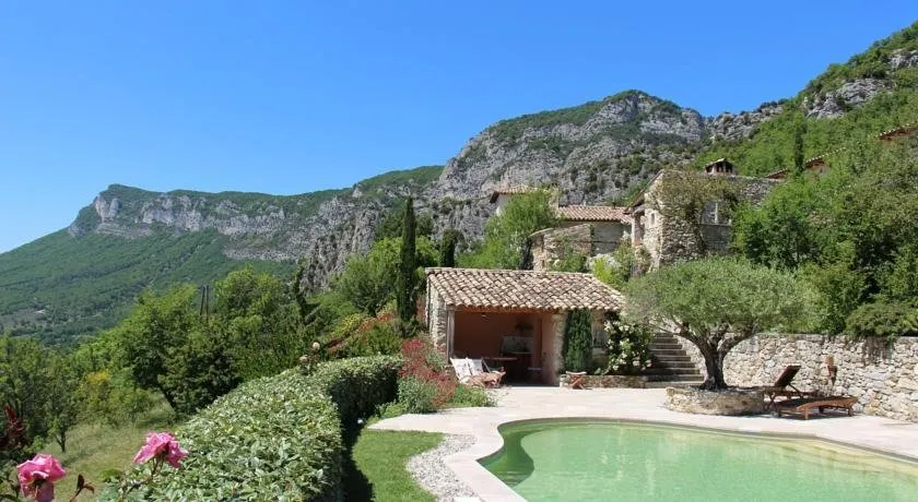 Le Domaine du Roc - Image 1