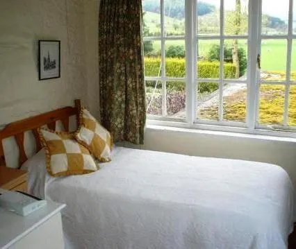 West Arms Hotel - Image 1