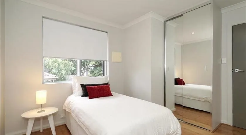 Applecross Riverside Apt - Image 1