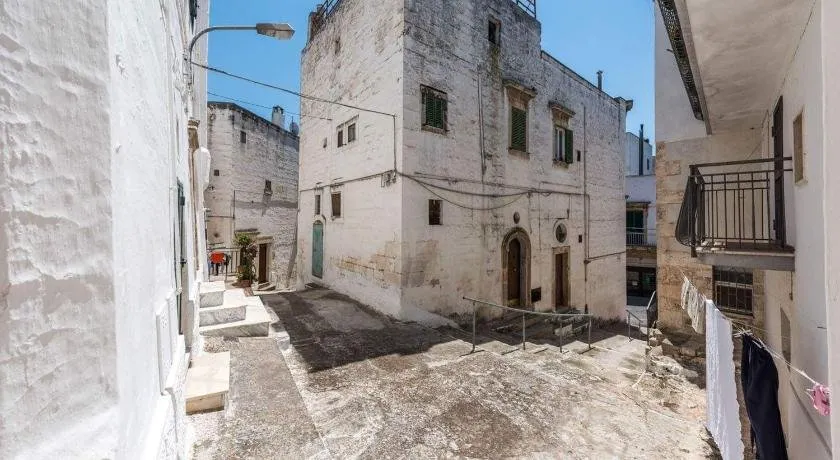 Luis House Ostuni - Image 1