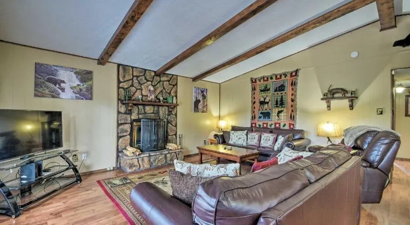 Updated Ruidoso 'Bear Hill Cabin' w/ Game Room - Image 1