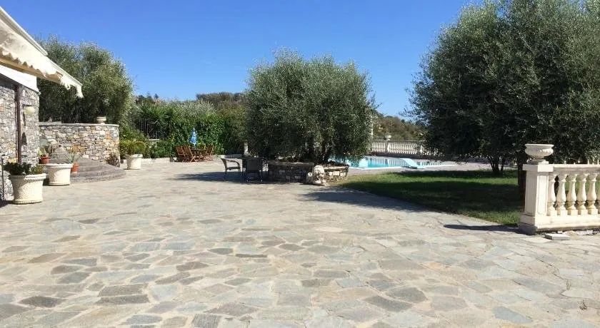 Villa con piscina a Imperia, Italy - Image 1