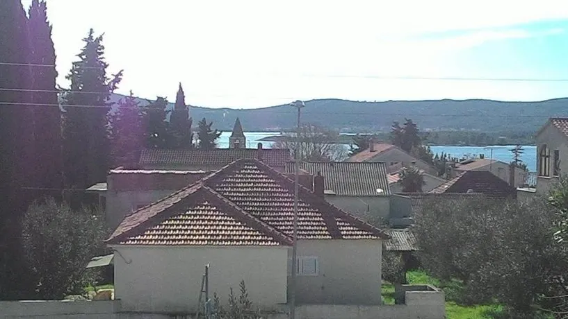 Viktor House - Image 1