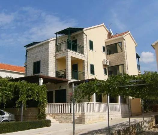 Apartments Maestral - Image 1