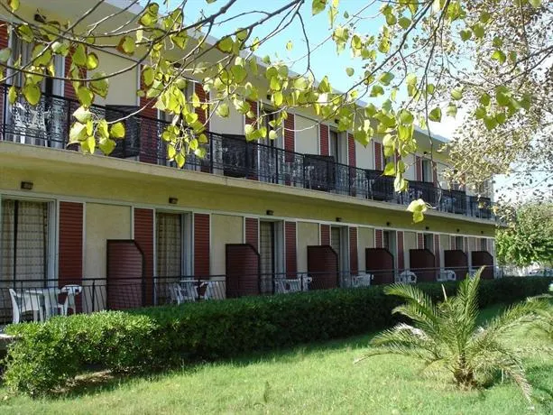 Stella Studios - Image 1