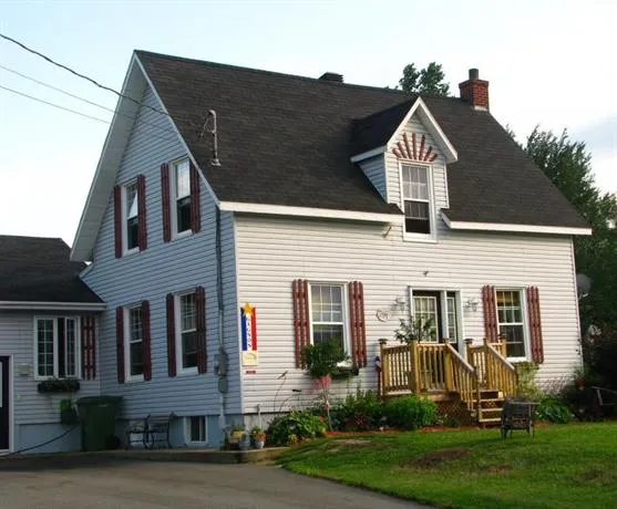 Gîte L'Heureux Hasard B&B - Image 1