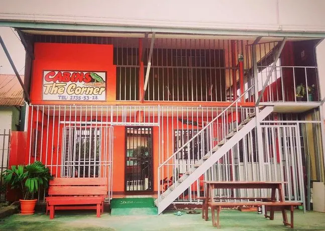 Cabinas The Corner - Image 1