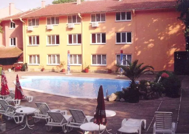 Druzhba Hotel - Image 1