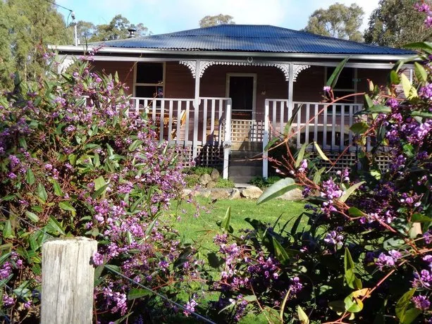 Post House Cottage - Image 1