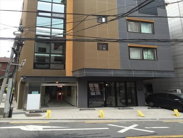 Sinsa Residence & Guesthouse - Image 1