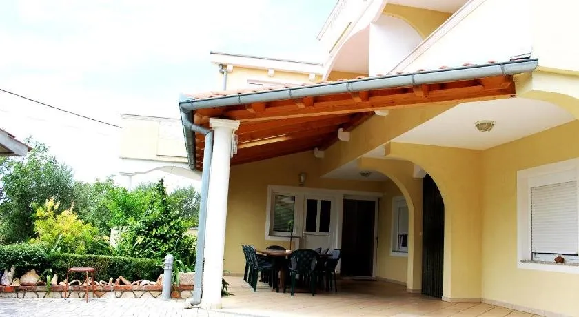 Apartments Jovic Starigrad - Image 1