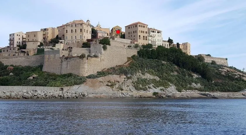 Apartment Calvi Citadel Sea View Close to Beach and Town Center - Image 1