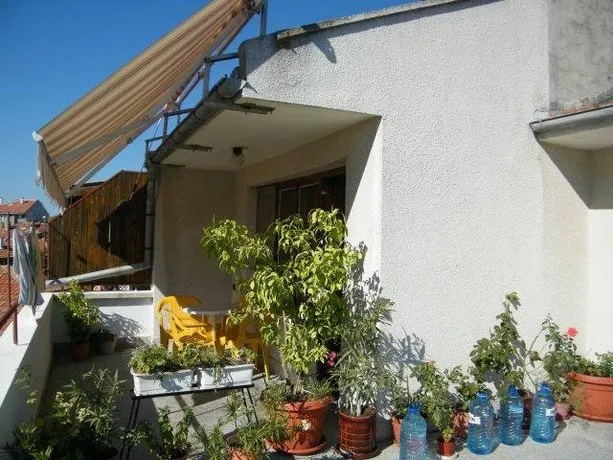 Guest House Kostandara - Image 1
