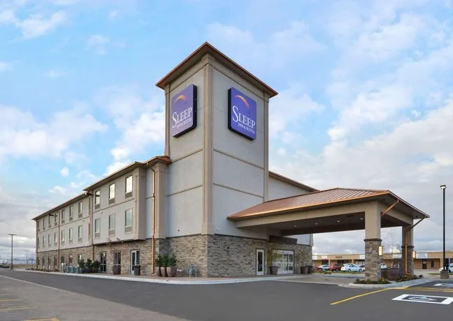 Sleep Inn & Suites Garden City - Image 1