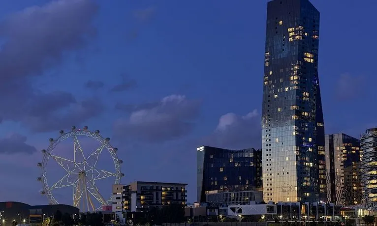 Four Points by Sheraton Melbourne Docklands - Image 1