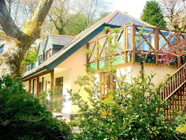 Camellia Cottage - Image 1