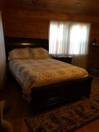 Townsend Tree House - Image 1