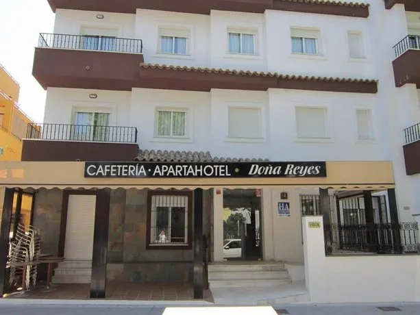 Apartahotel Doña Reyes - Image 1