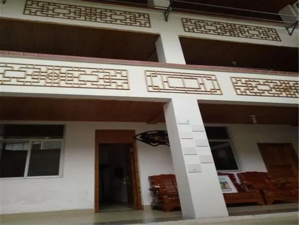 Longmen Hostel - Image 1