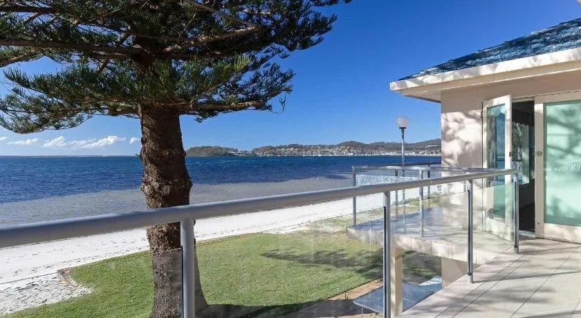 Filoli', 91 Foreshore Drive - huge waterfront home - Image 1