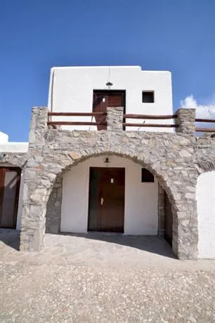 Porto Paros Hotel & Villas - Image 1