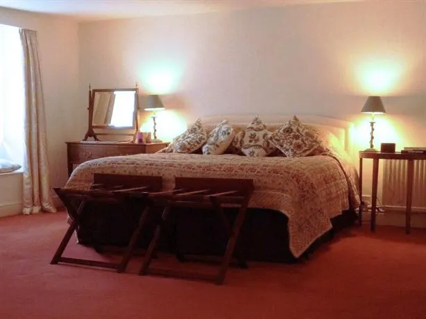 York House Tetbury - Image 1