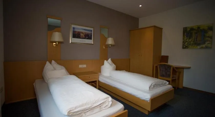 Hotel-Restaurant Waldfrieden - Image 1