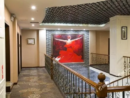 Mainland Holiday Hotel (Chishui Jinxiu Road) - Image 1