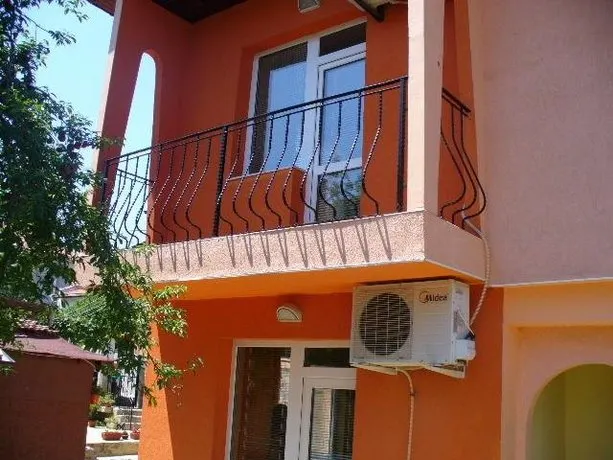 Guest House Alex - Image 1