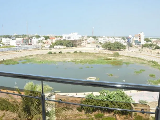 Hotel Rudra Plaza - Image 1