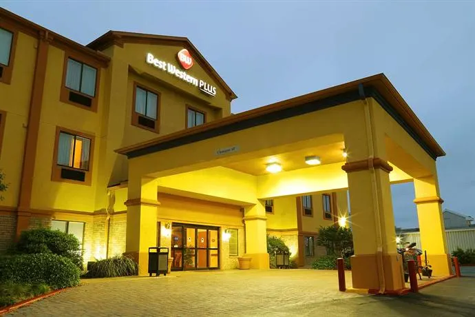 Best Western Plus Schulenburg Inn & Suites - Image 1