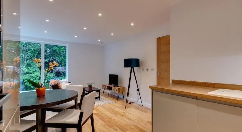 Amazing Frinton 2 bed with terrace close to the beach - Image 1