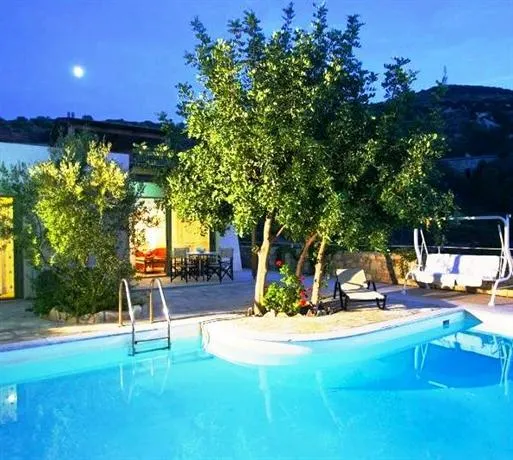 Villa Niovi Istron - Image 1