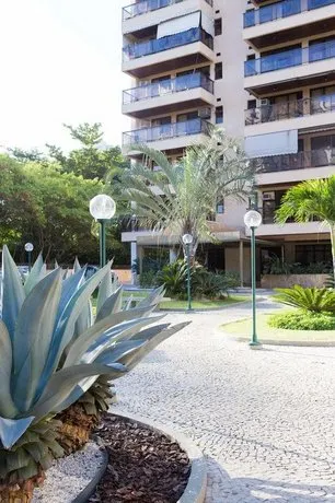 Spacious Apartment with Sea View - Image 1