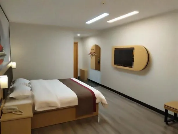 Thank Inn Plus Hotel Ningxia Yinchuan Helan County Ruitai Yindu Blue Bay - Image 1