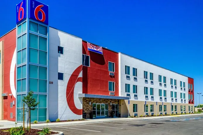 SureStay by Best Western Livingston Merced County - Image 1