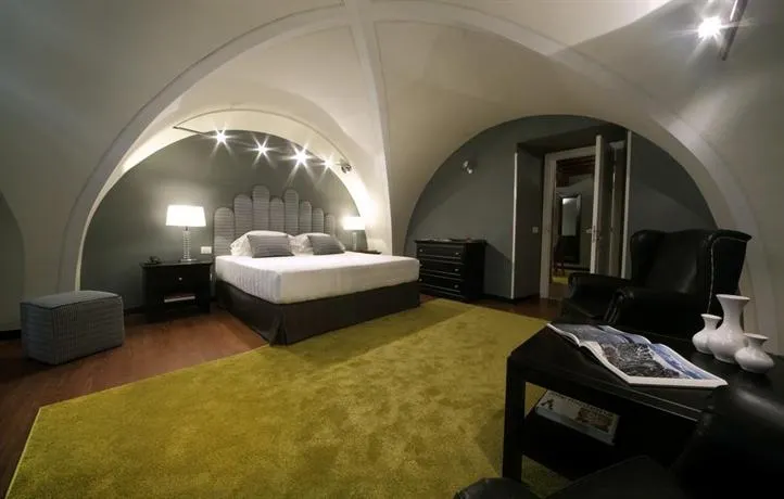 The Telegraph Suites - Image 1