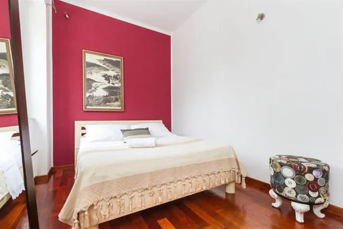 Modern Hill Apartment - Image 1