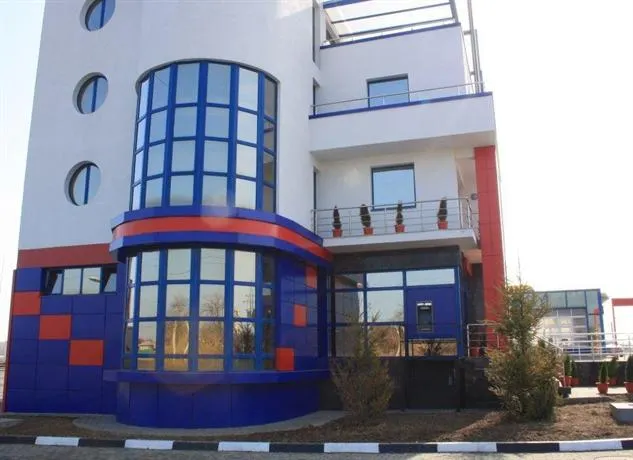 Hotel Sunny - Image 1