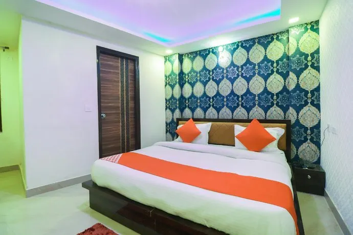 Hotel Legend by OYO Rooms - Image 1