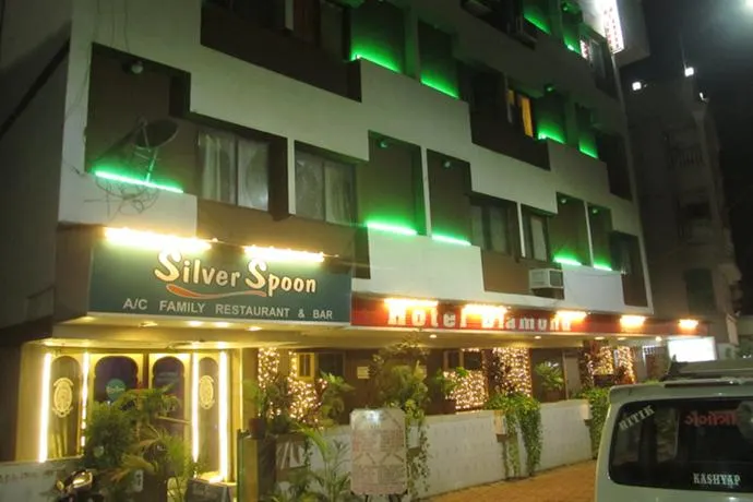 Hotel Diamond - Image 1
